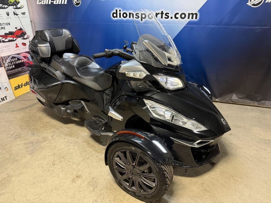 Can-Am SPYDER RT-S SE6 RT  2014 à Charlemagne, Québec - 2 - w1024h768px
