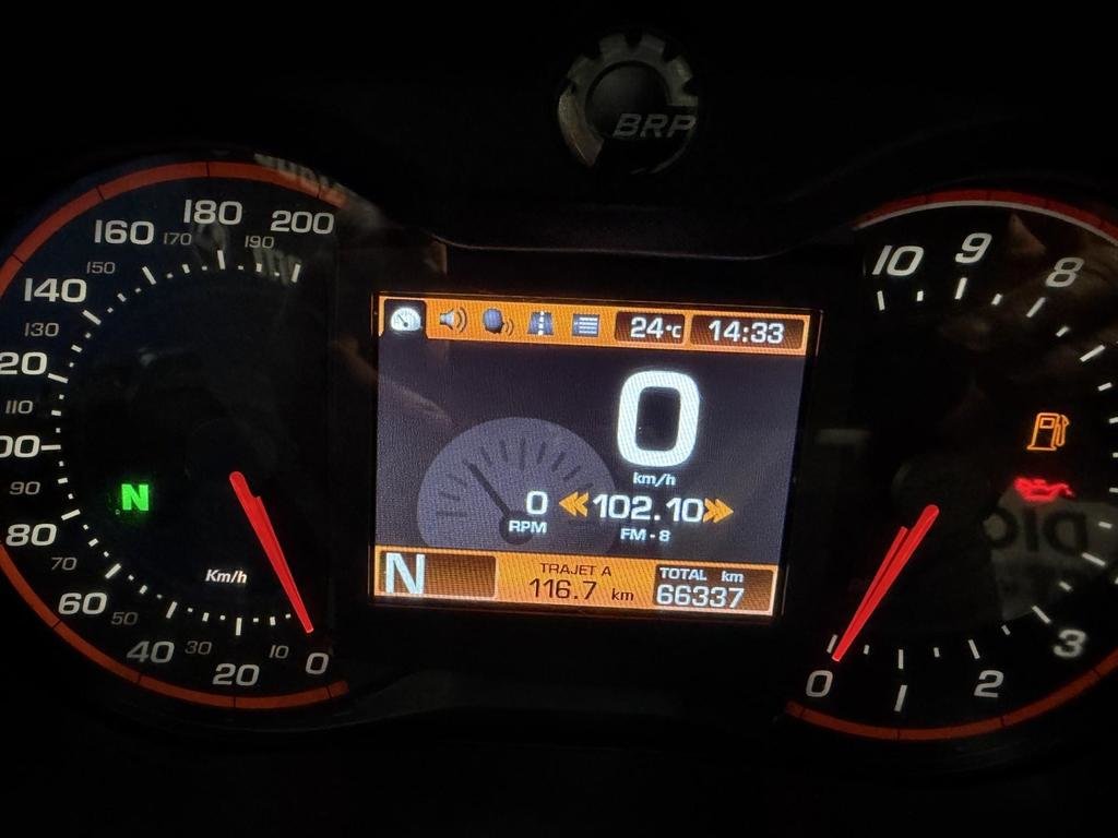 2014 Can-Am SPYDER RT-S SE6 RT in Charlemagne, Quebec - 8 - w1024h768px