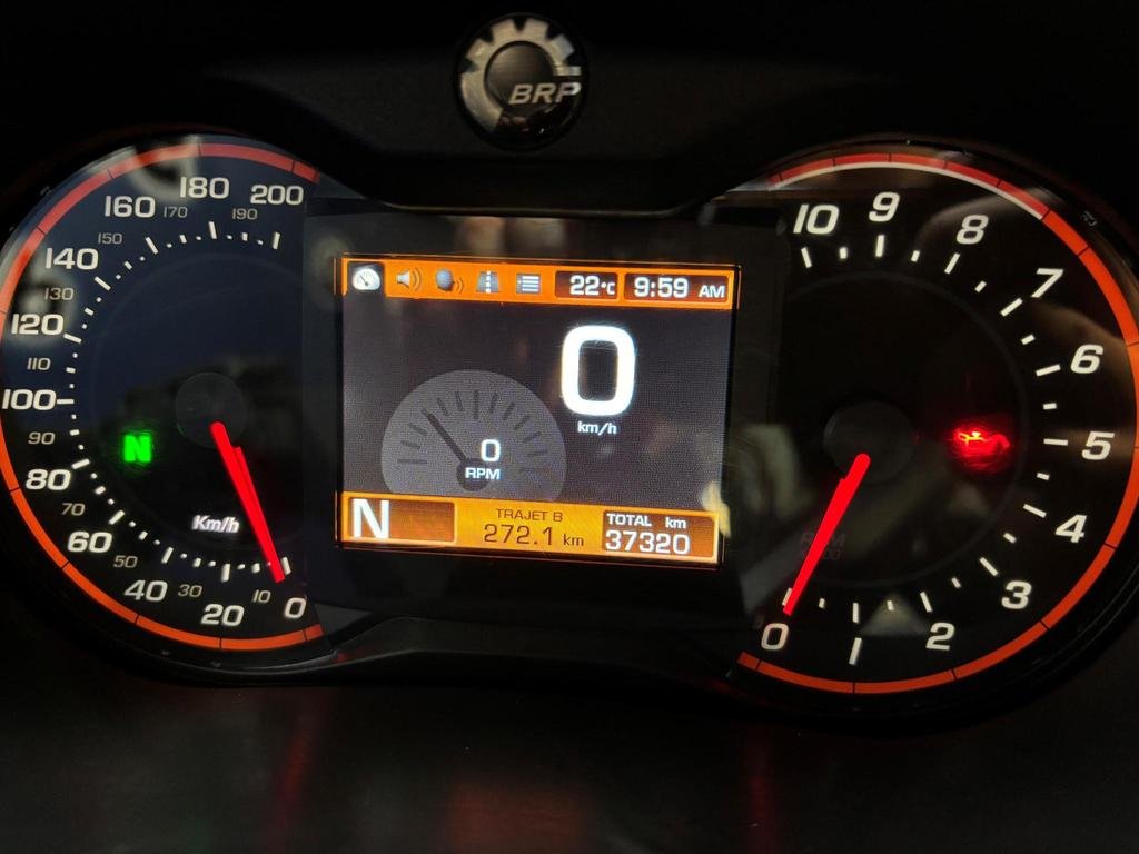 Can-Am SPYDER RT-S SE6  2014 à Charlemagne, Québec - 8 - w1024h768px