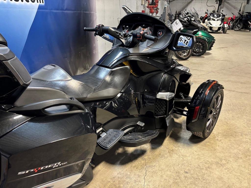 Can-Am SPYDER RT-S SE6  2014 à Charlemagne, Québec - 4 - w1024h768px