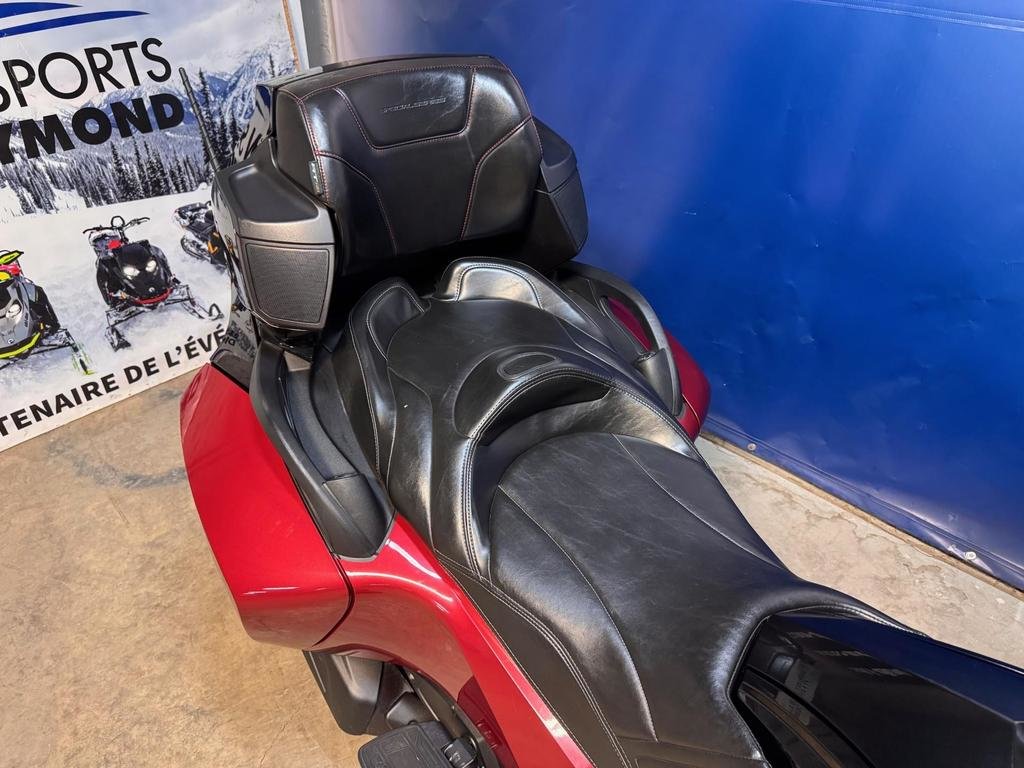 2015 Can-Am SPYDER RT-S SPECIAL RT in Charlemagne, Quebec - 5 - w1024h768px