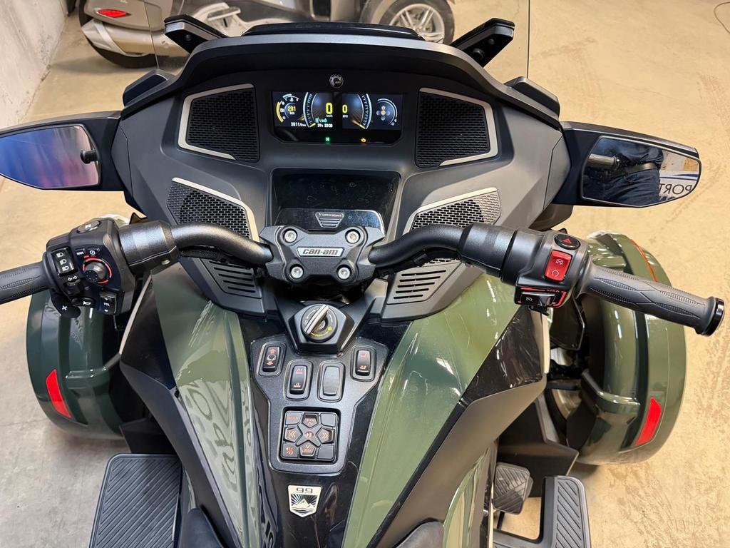 2023 Can-Am SPYDER RT SEA TO SKY LIMITED in Charlemagne, Quebec - 7 - w1024h768px