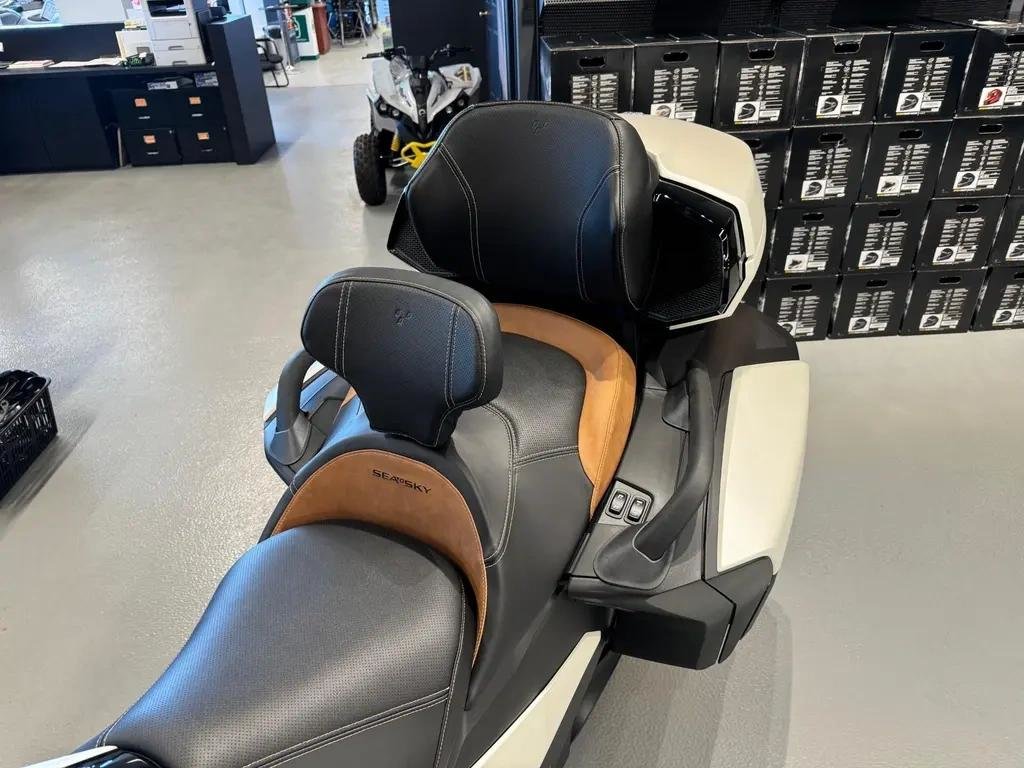 Can-Am SPYDER RT SEA TO SKY LIMITED  2024 à Charlemagne, Québec - 3 - w1024h768px