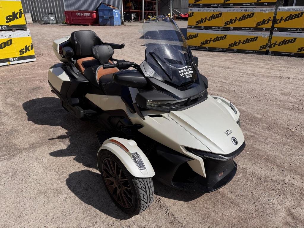Can-Am SPYDER RT SEA TO SKY LIMITED  2024 à Charlemagne, Québec - 5 - w1024h768px