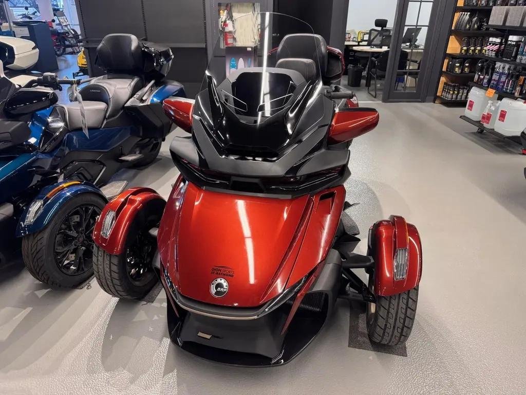 2026 Can-Am SPYDER RT SEA TO SKY LIMITED in Charlemagne, Quebec - 4 - w1024h768px