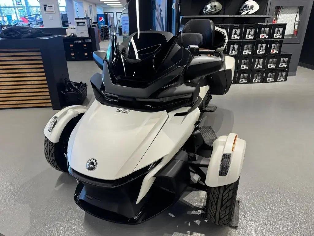 2024 Can-Am SPYDER RT SEA-TO-SKY in Charlemagne, Quebec - 2 - w1024h768px