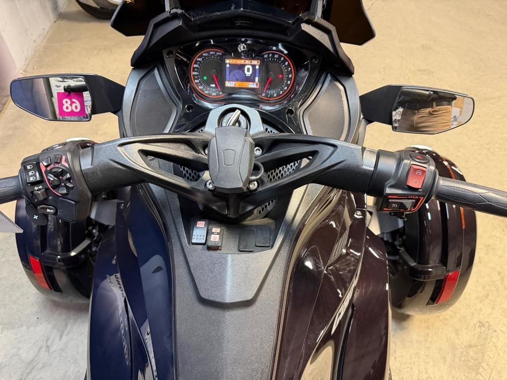 Can-Am SPYDER ST LIMITED  2013 à Charlemagne, Québec - 7 - w1024h768px
