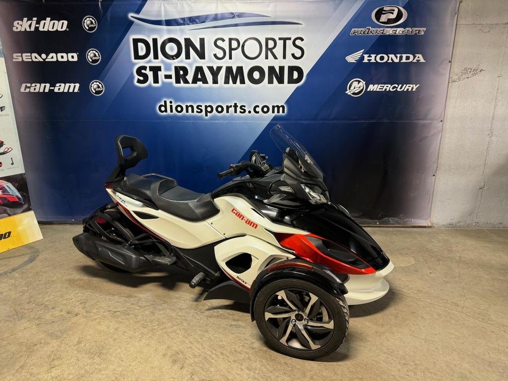 SPYDER ST-S SM5 STS  2015 à Charlemagne, Québec - 1 - w1024h768px