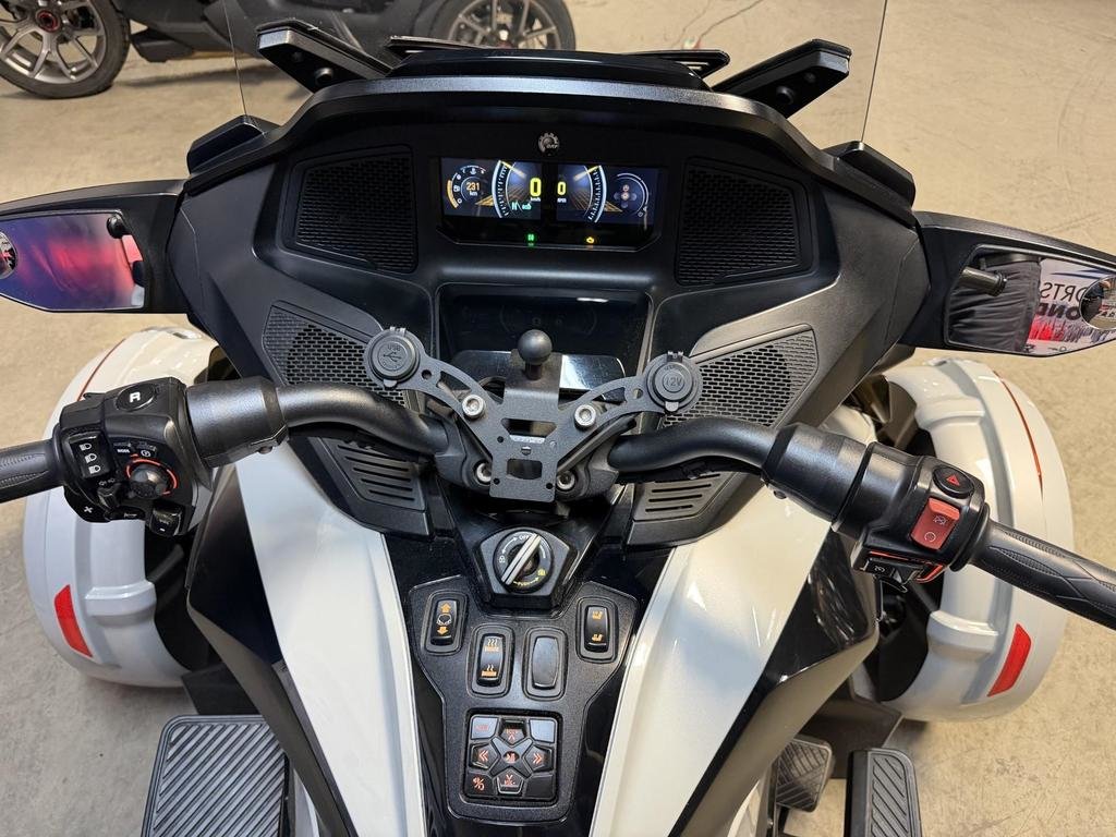 2021 Crestliner SPYDER RT LIMITED in Charlemagne, Quebec - 7 - w1024h768px