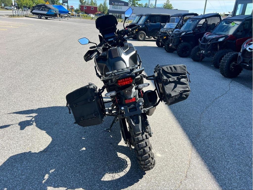 Honda Africa Twin Adventure  2022 à Charlemagne, Québec - 3 - w1024h768px