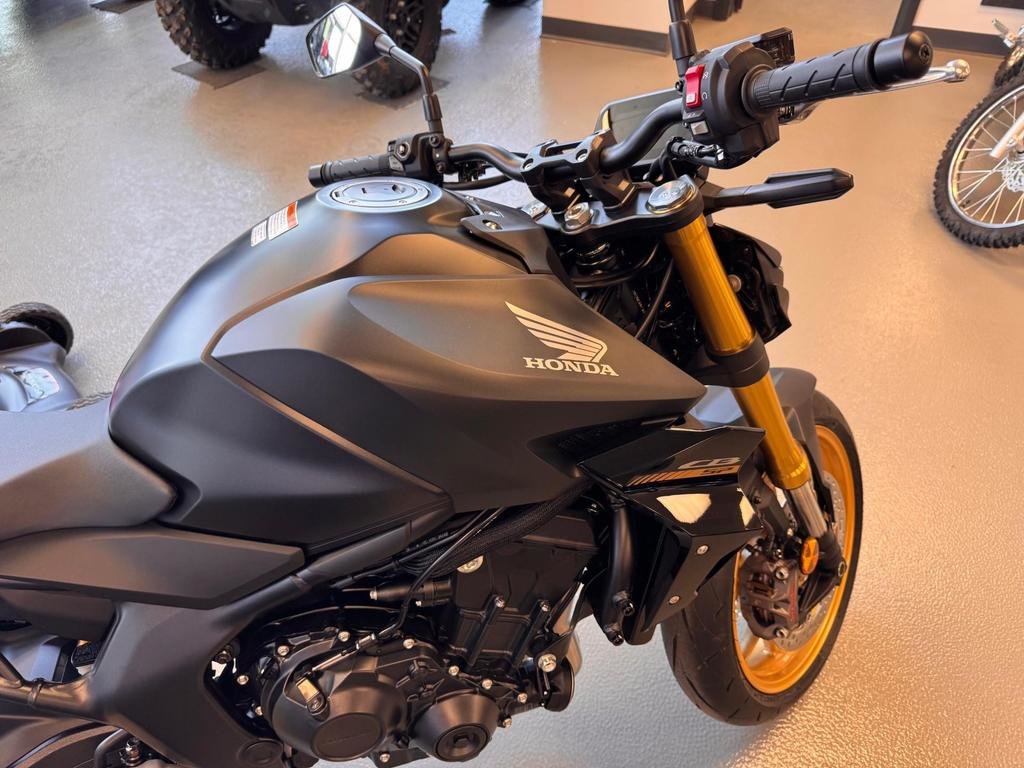 Honda CB1000SPS  2025 à Charlemagne, Québec - 2 - w1024h768px