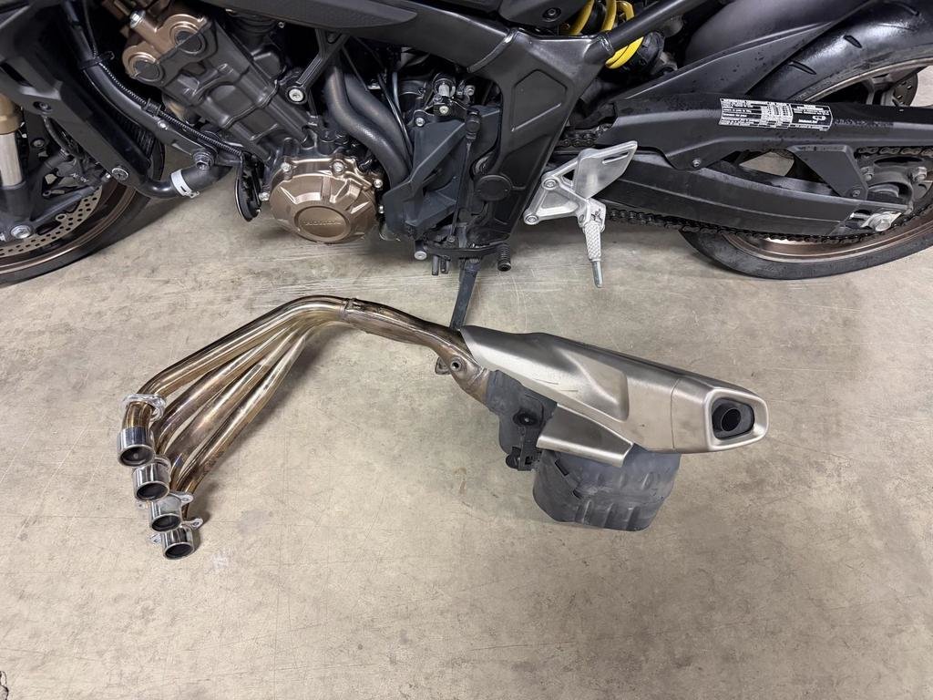 Honda CB650R CB 650  2021 à Charlemagne, Québec - 8 - w1024h768px