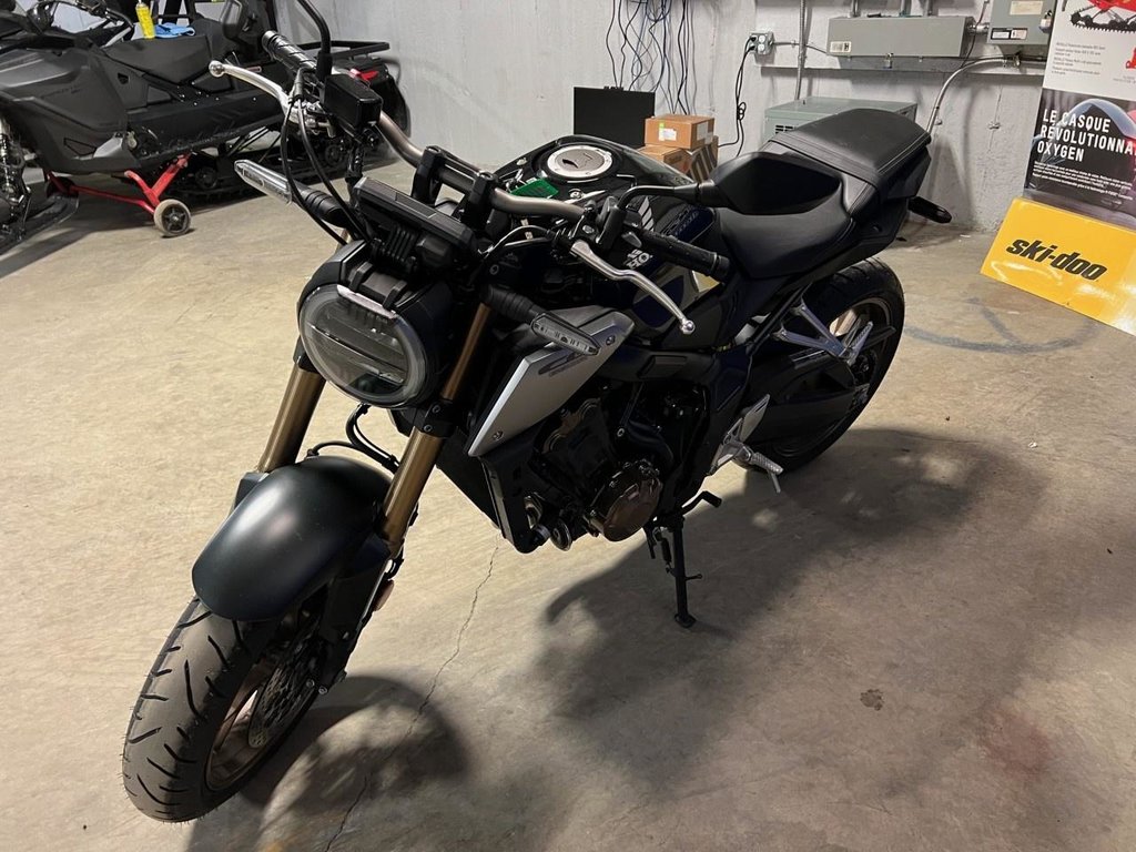 CB650F  2020 à Charlemagne, Québec - 5 - w1024h768px