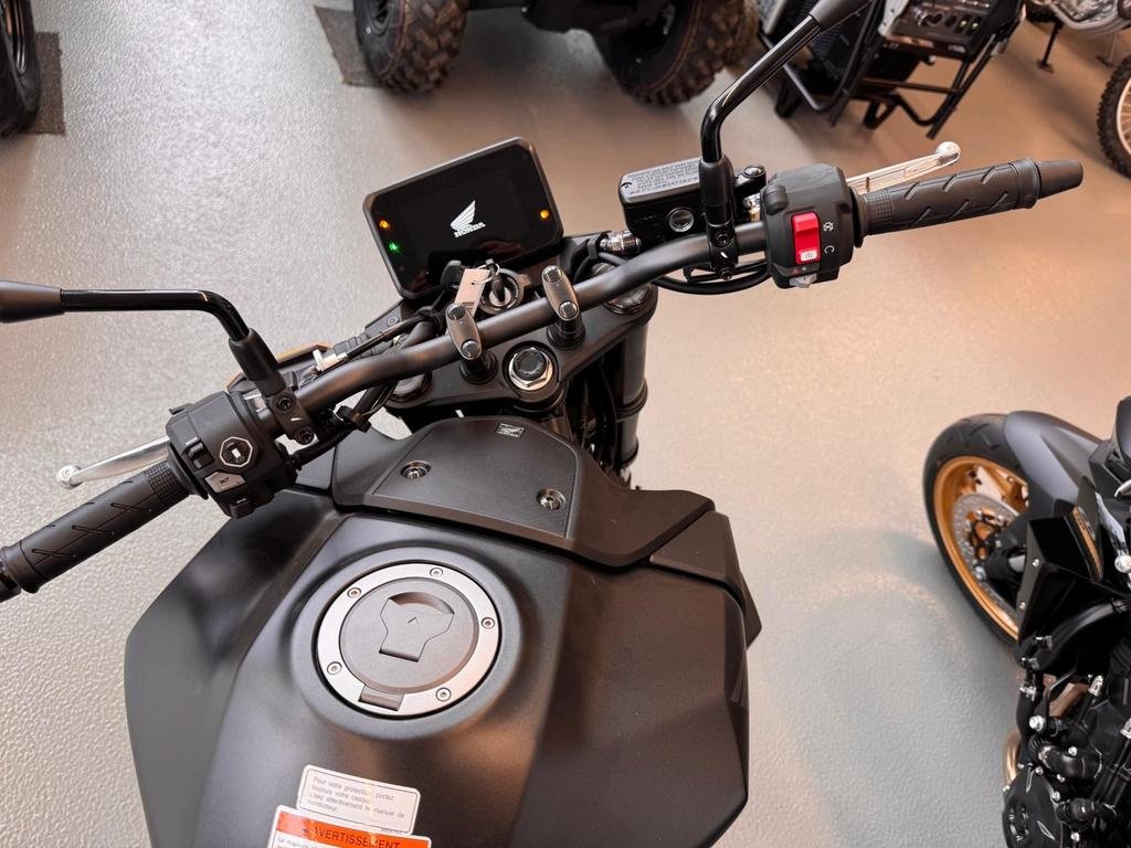 Honda CB750AS  2025 à Charlemagne, Québec - 4 - w1024h768px