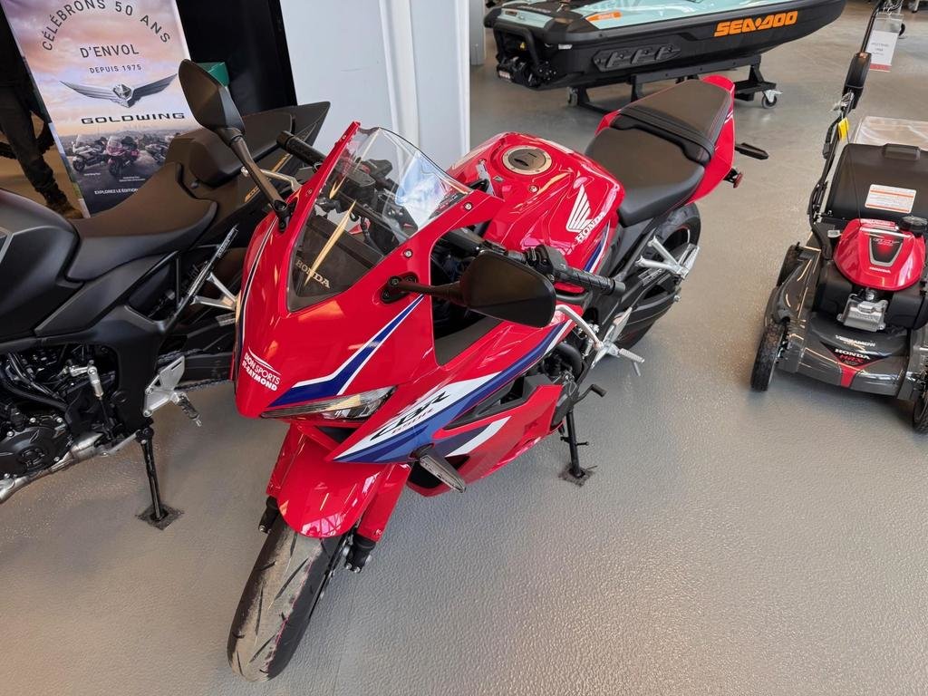 Honda CBR650RACS  2025 à Charlemagne, Québec - 3 - w1024h768px