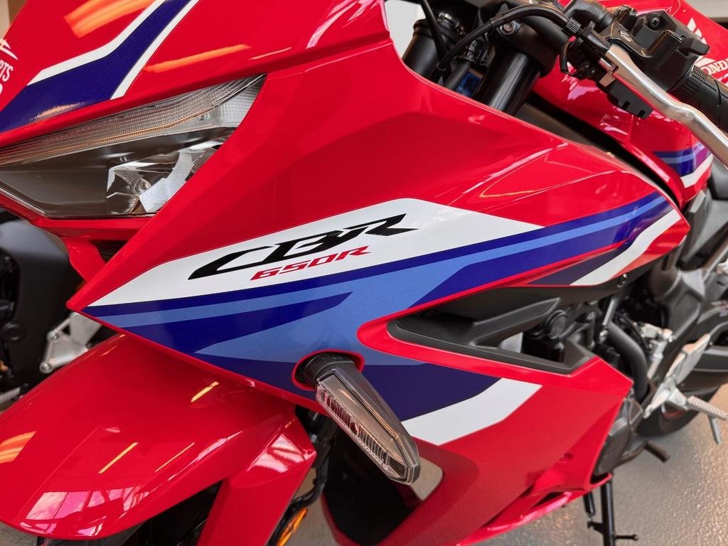 Honda CBR650RACS  2025 à Charlemagne, Québec - 4 - w1024h768px