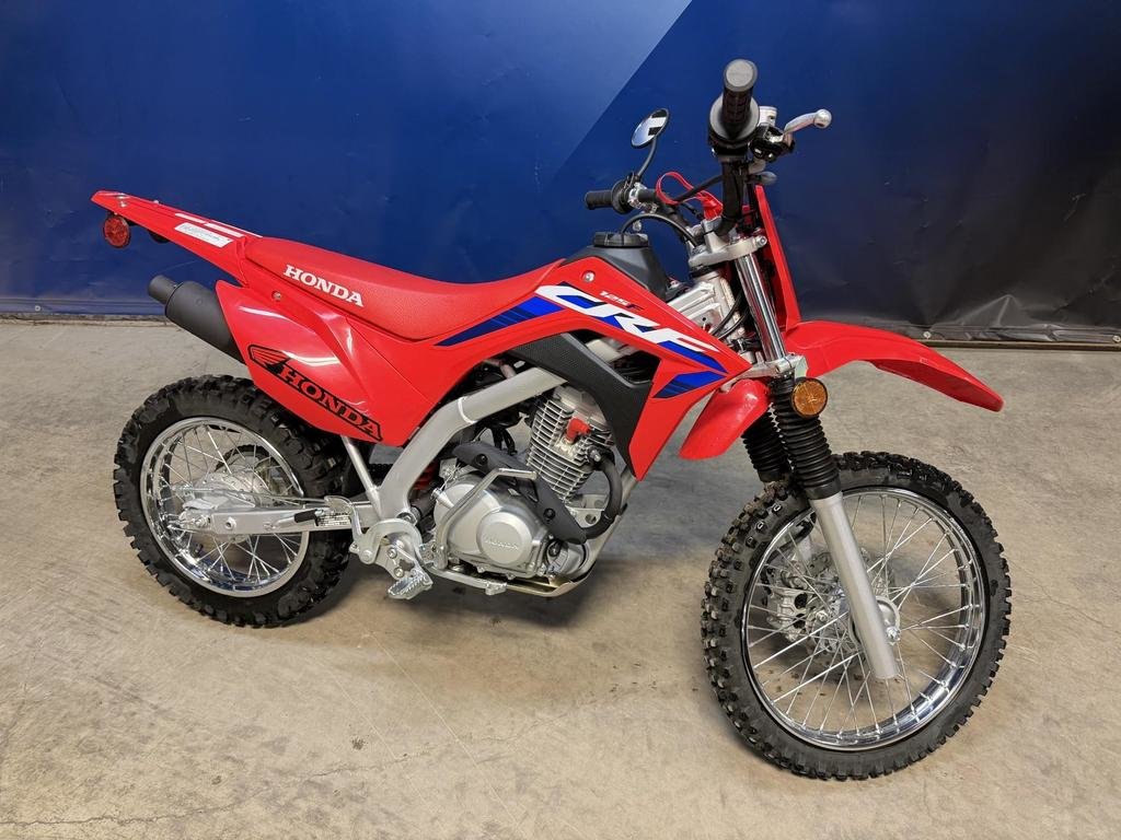 Honda CRF125F CRF 125  2023 à Charlemagne, Québec - 2 - w1024h768px