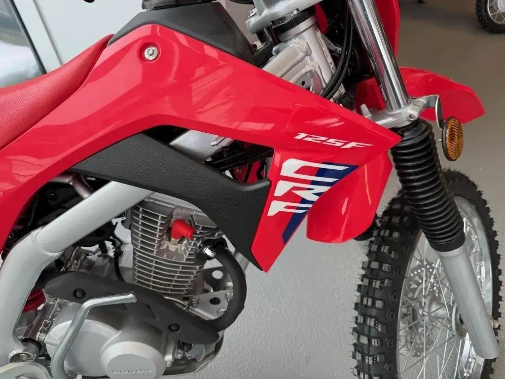 Honda CRF125FB CRF 125  2027 à Charlemagne, Québec - 2 - w1024h768px
