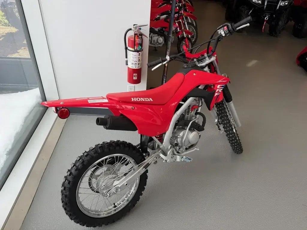 Honda CRF125FB CRF 125  2027 à Charlemagne, Québec - 4 - w1024h768px