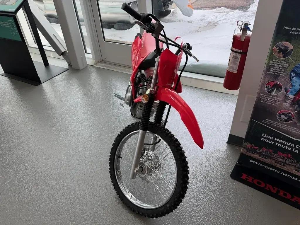 Honda CRF125FB CRF 125  2027 à Charlemagne, Québec - 5 - w1024h768px