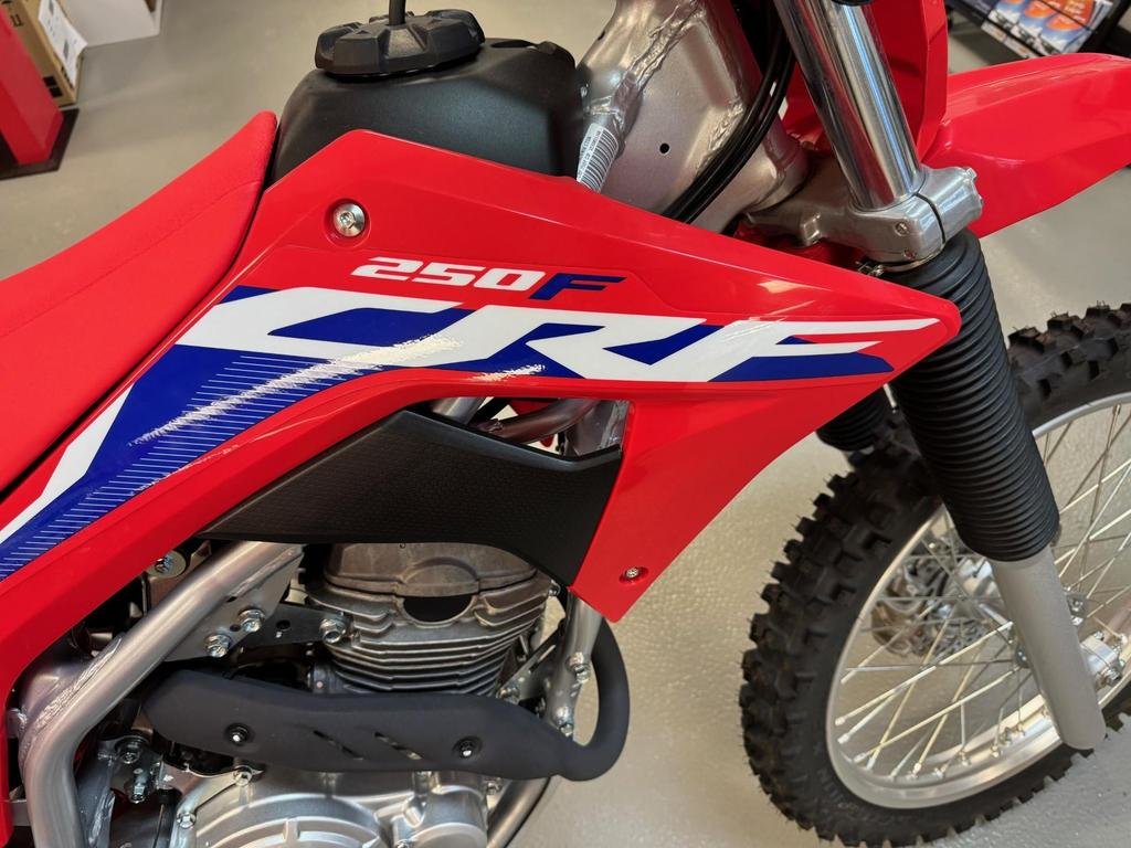 Honda CRF250FR  2024 à Charlemagne, Québec - 2 - w1024h768px