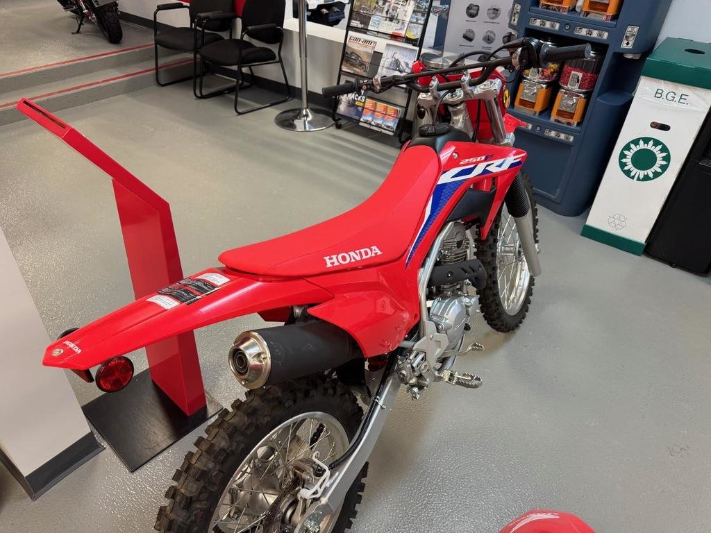 Honda CRF250FR  2024 à Charlemagne, Québec - 4 - w1024h768px