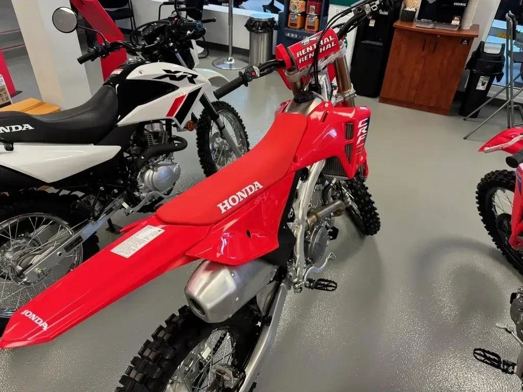 Honda CRF250R CRF 250 R  2025 à Charlemagne, Québec - 2 - w1024h768px