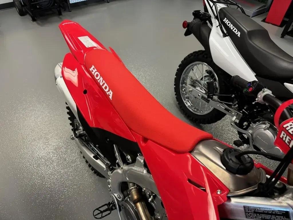 Honda CRF250R CRF 250 R  2025 à Charlemagne, Québec - 3 - w1024h768px