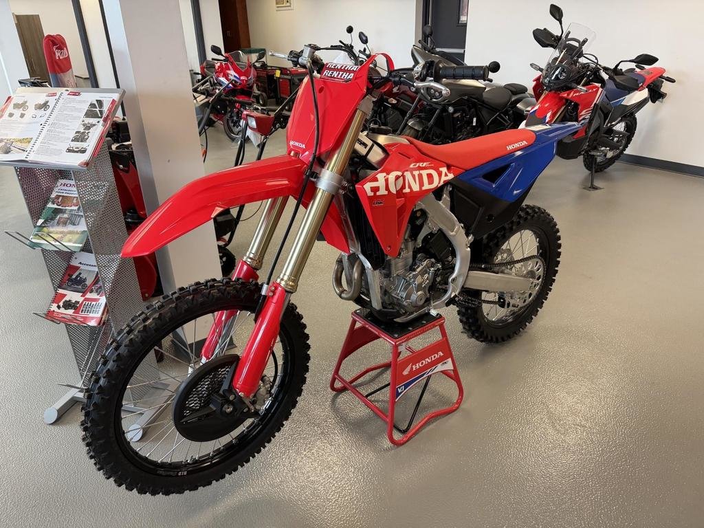 2027 Honda CRF250R CRF250 R in Charlemagne, Quebec - 4 - w1024h768px