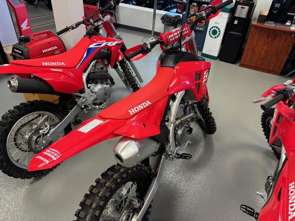 2025  CRF250RX in Charlemagne, Quebec - 5 - w1024h768px