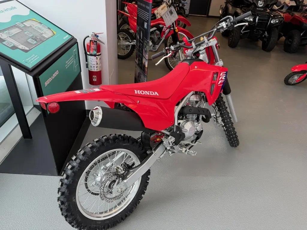 Honda CRF300F CRF 300  2026 à Charlemagne, Québec - 4 - w1024h768px