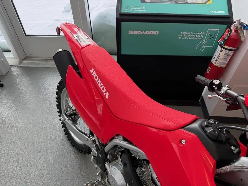 Honda CRF300F CRF 300  2026 à Charlemagne, Québec - 3 - w1024h768px