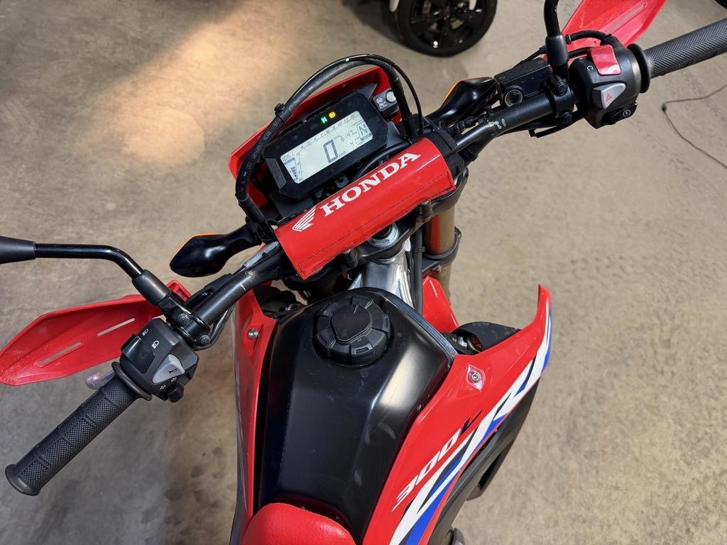 Honda CRF300L  2023 à Charlemagne, Québec - 7 - w1024h768px