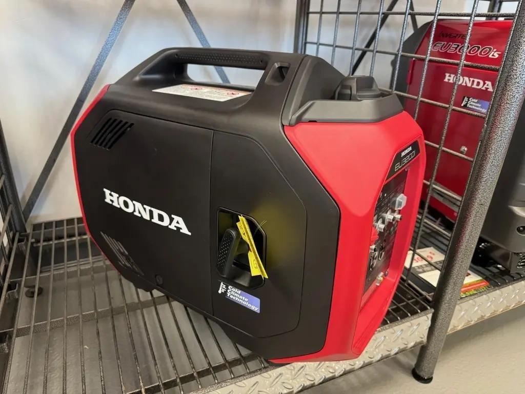 2025 Honda EU3200IC in Charlemagne, Quebec - 3 - w1024h768px