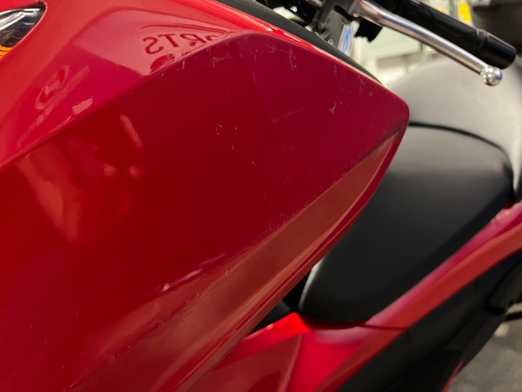 Honda FORZA NSS300  2014 à Charlemagne, Québec - 6 - w1024h768px