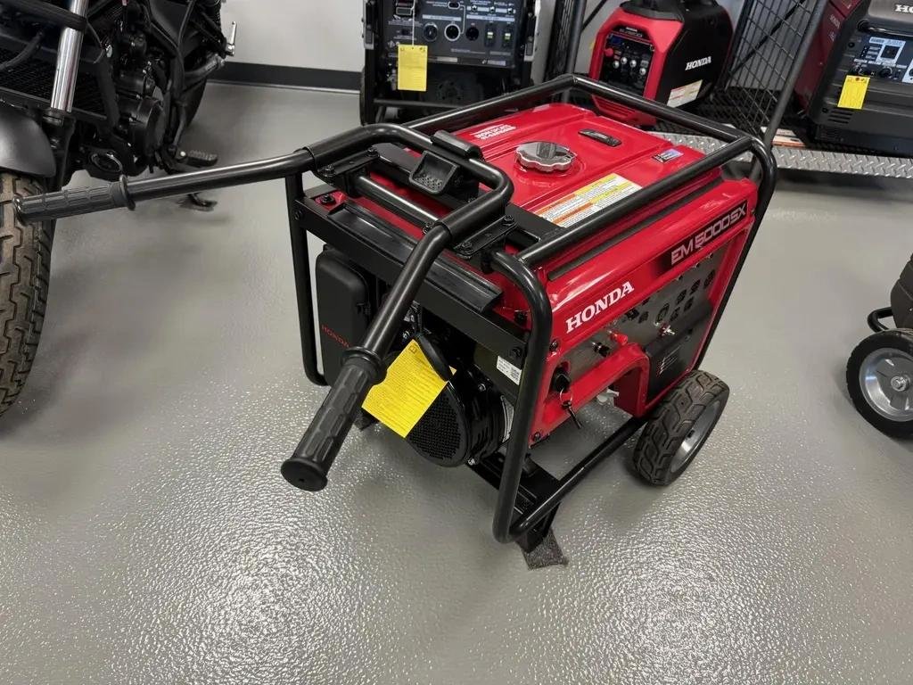 2025 Honda Generatrice Honda EM5000S in Charlemagne, Quebec - 3 - w1024h768px
