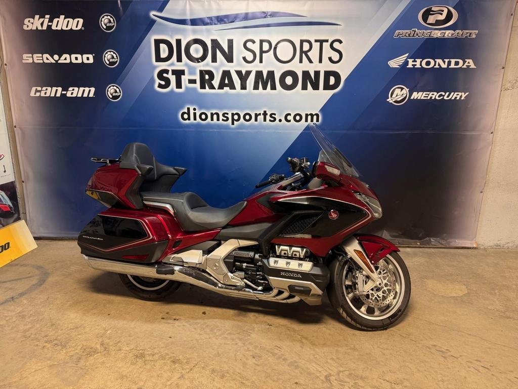 Honda GOLDWING 1800 DCT  TOUR AIR BAG  2018 à Charlemagne, Québec - 1 - w1024h768px