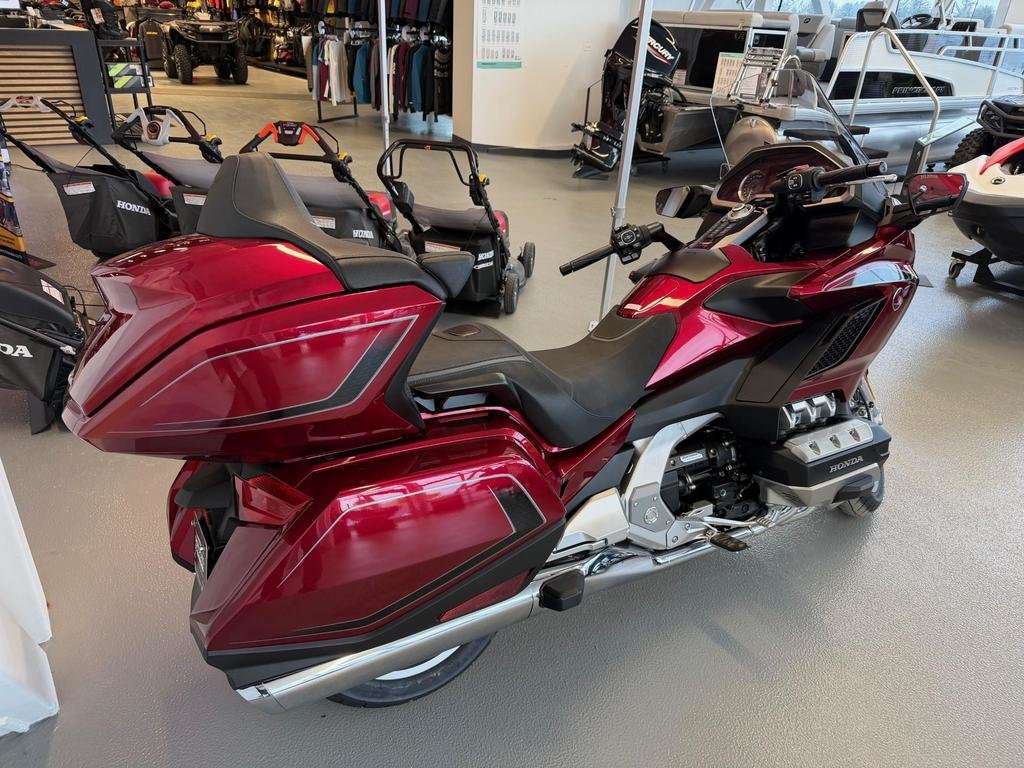 Honda GOLDWING 1800 DCT  TOURER AIR BAG  2026 à Charlemagne, Québec - 4 - w1024h768px