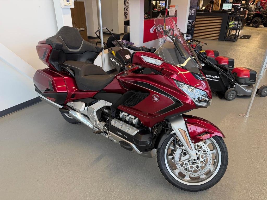 Honda GOLDWING 1800 DCT  TOURER AIR BAG  2026 à Charlemagne, Québec - 1 - w1024h768px