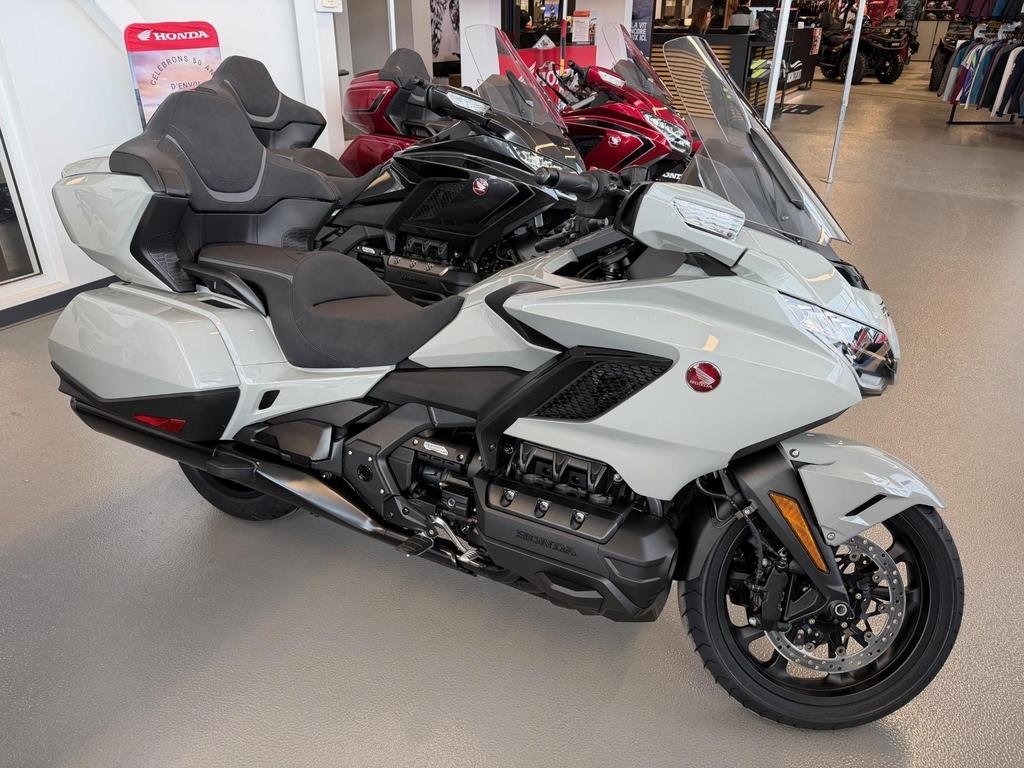 Honda GoldWing 1800 DCT Tourer Gold Wing  2026 à Charlemagne, Québec - 1 - w1024h768px