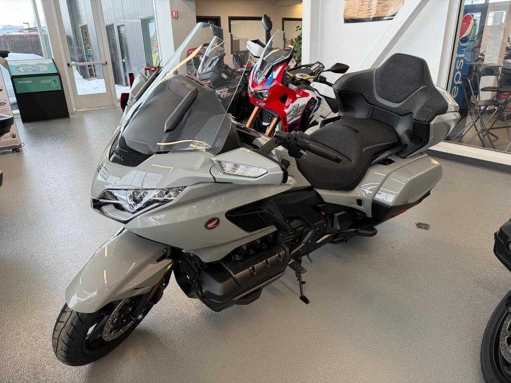 Honda GoldWing 1800 DCT Tourer Gold Wing  2026 à Charlemagne, Québec - 5 - w1024h768px