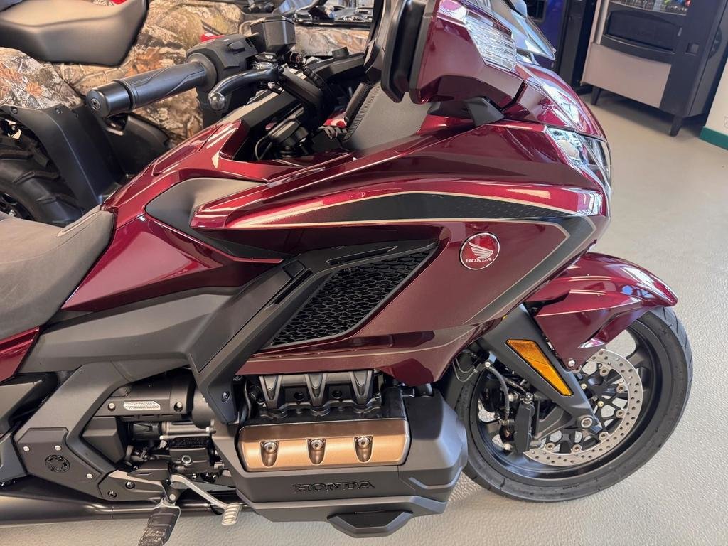 2023 Honda GOLDWING 1800 TOUR 50E DCT in Charlemagne, Quebec - 2 - w1024h768px