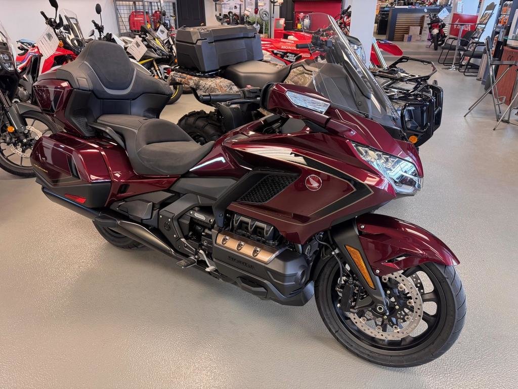 2023 Honda GOLDWING 1800 TOUR 50E DCT in Charlemagne, Quebec - 1 - w1024h768px