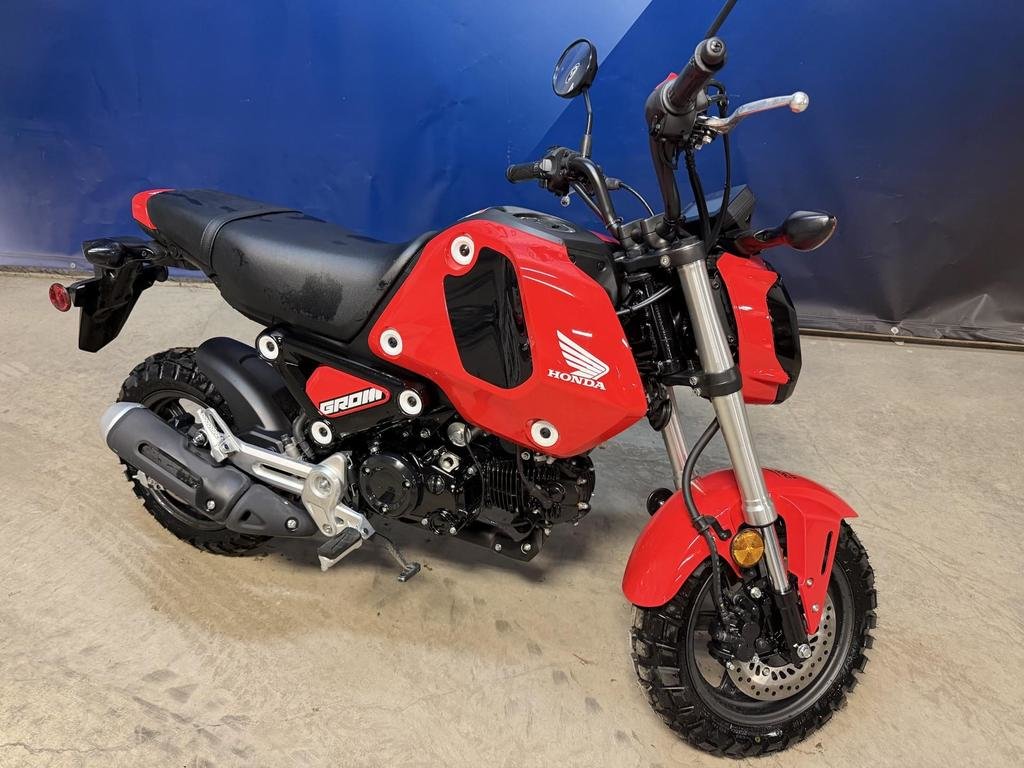 Honda Grom 125 MSX125  2023 à Charlemagne, Québec - 2 - w1024h768px