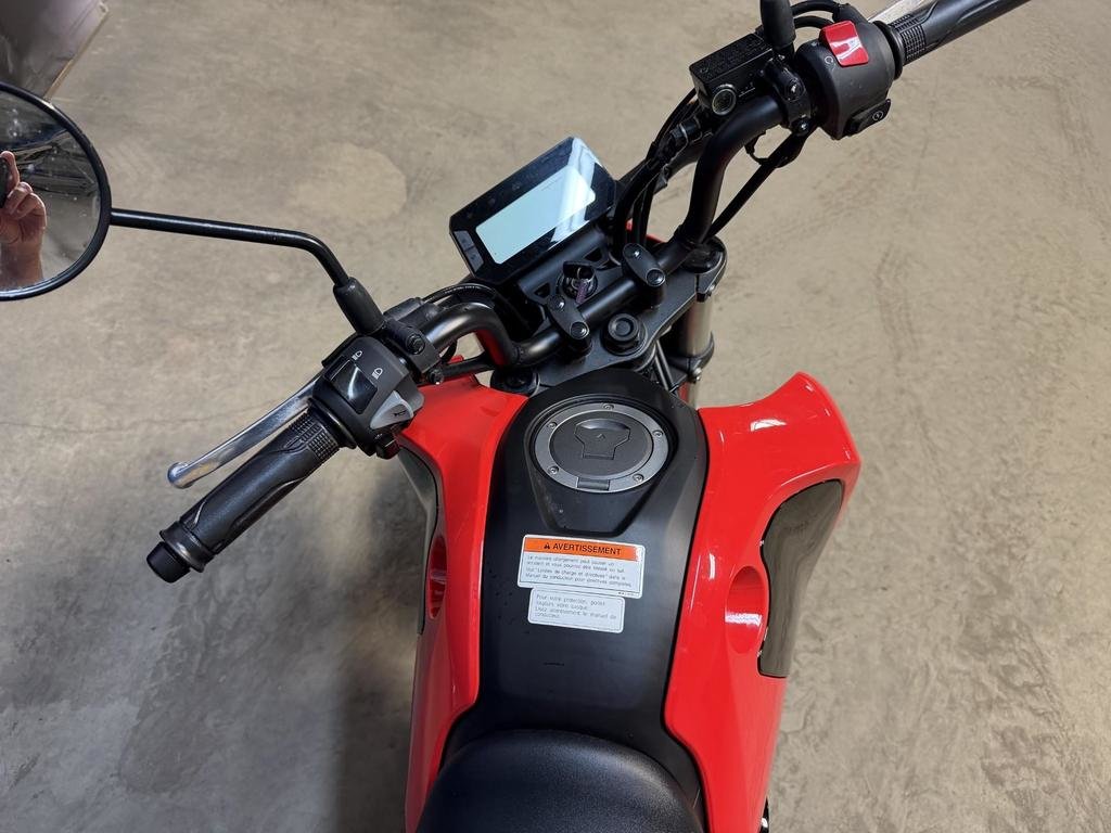 Honda Grom 125 MSX125  2023 à Charlemagne, Québec - 7 - w1024h768px