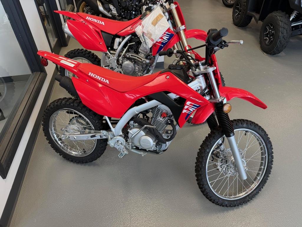 Honda CRF125FB CRF 125  2025 à Charlemagne, Québec - 1 - w1024h768px
