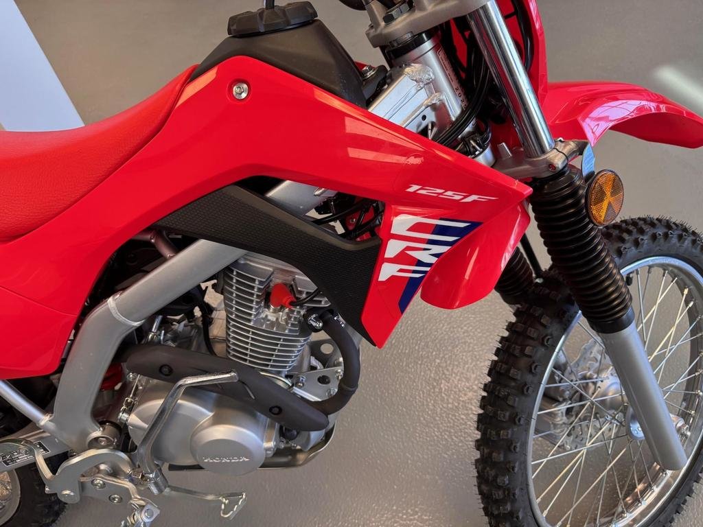 2025 Honda CRF125FB in Charlemagne, Quebec - 3 - w1024h768px