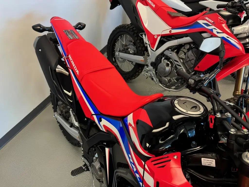 Honda CRF300L RALLY CRF 300  2025 à Charlemagne, Québec - 3 - w1024h768px
