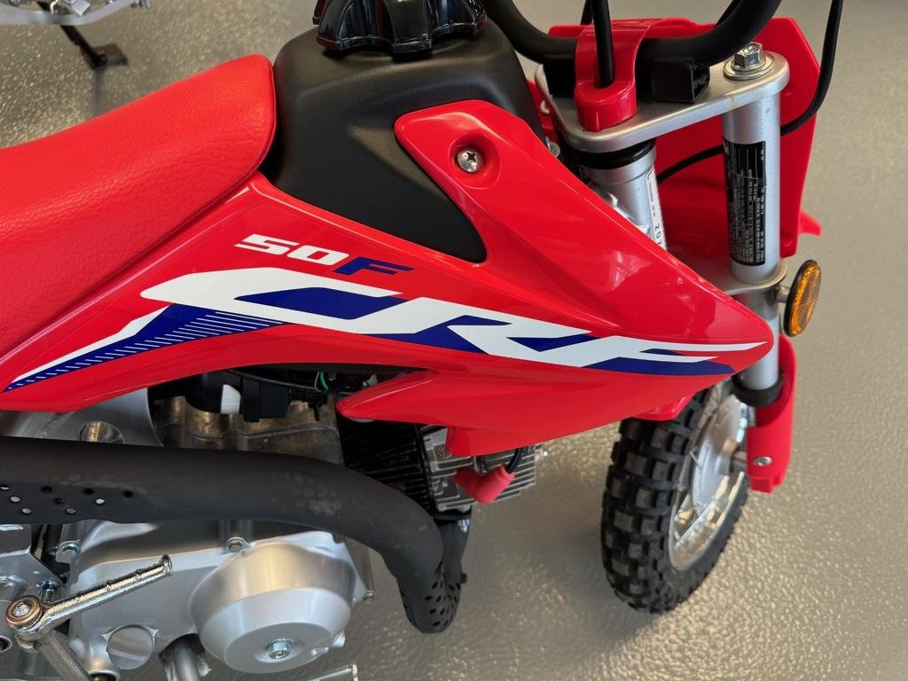 2022  CRF50 CRF 50 in Charlemagne, Quebec - 2 - w1024h768px