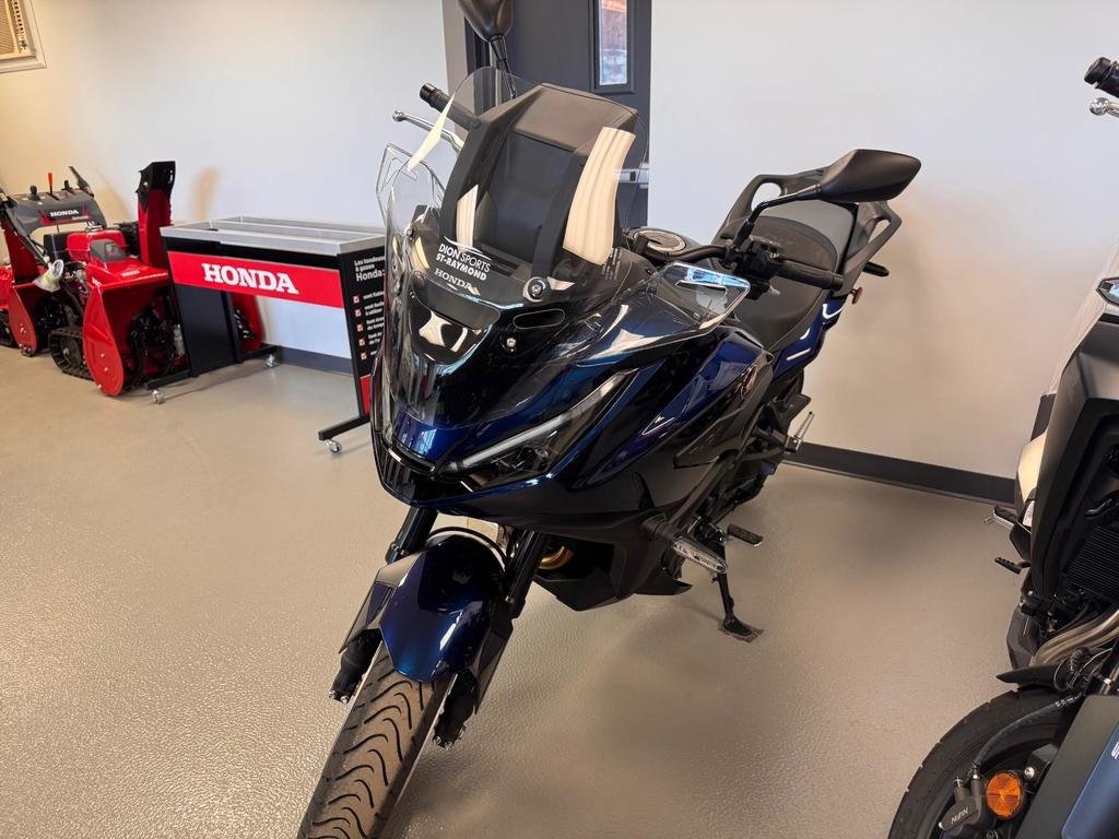 Honda NT1100DS  2025 à Charlemagne, Québec - 6 - w1024h768px